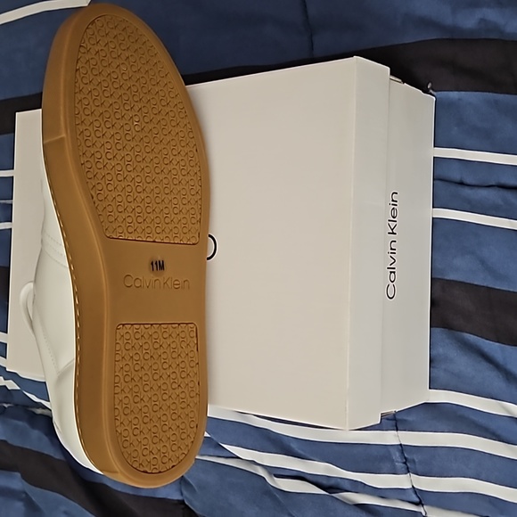 Calvin Klein Leather Ailan2 Sneakers.BRAND NEW IN ORIGINAL BOX, NEVER WORN!! - Picture 6 of 8